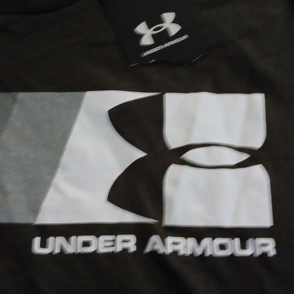 Under Armour tee - Picture 2 of 3